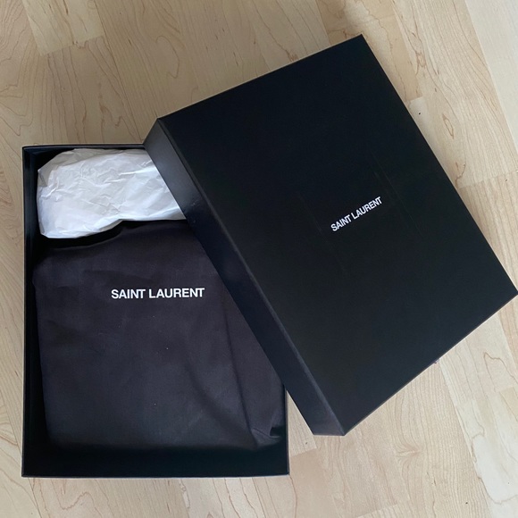 Saint Laurent Niki Crossbody Bag - Picture 4 of 7